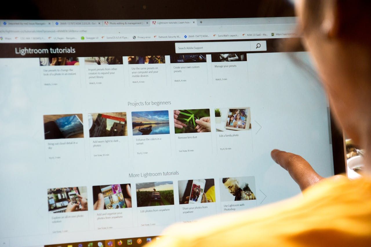 Imagem do prompt 18 Prompts para Comunicação Profissional em Produtores de Cursos Online