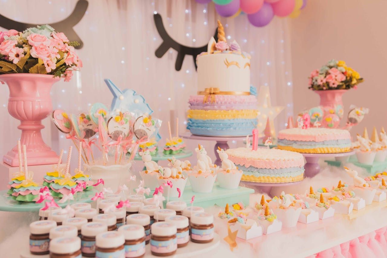 Imagem relacionada a 18 Prompts para Ideias Criativas de Decoração de Eventos