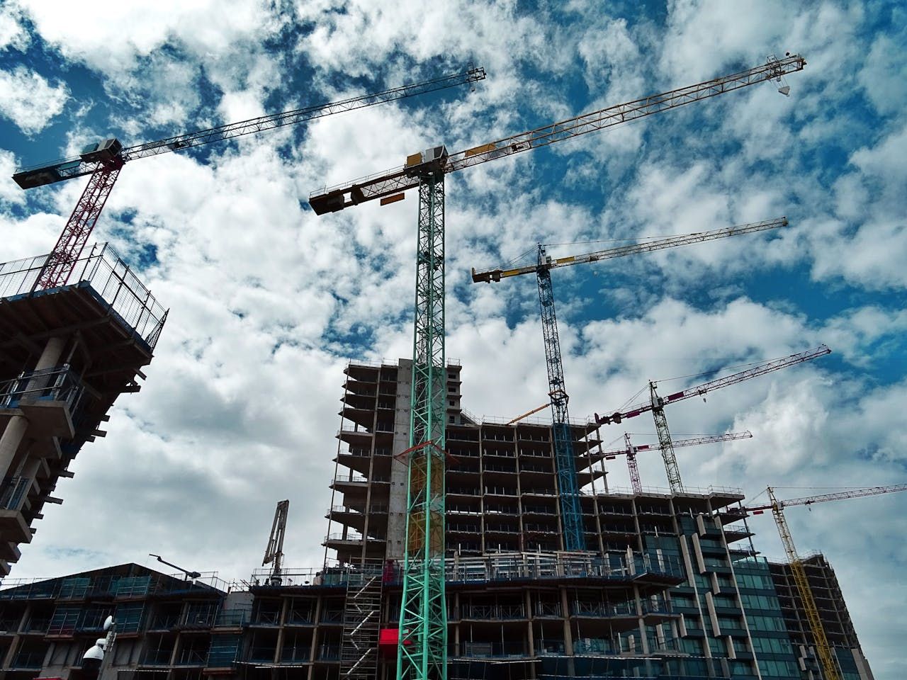 Imagem relacionada a 30 Prompts para Otimização De Infraestrutura Empresarial